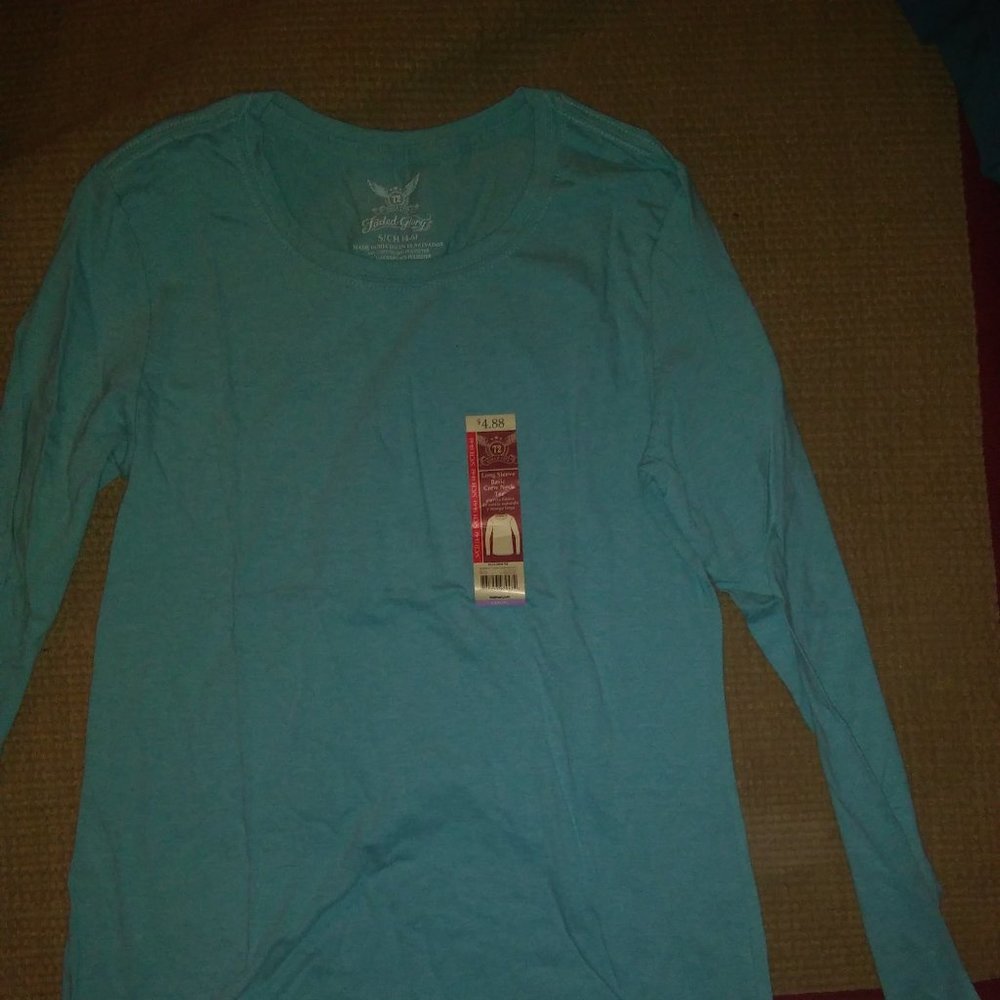 FREE w/ Purchase of $15+ NWT Faded Glory Long Sleeve Shirt - Size Small